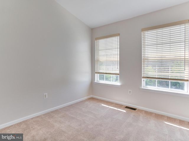 6704 DOROTHY GILES CT, Alexandria, VA 22315