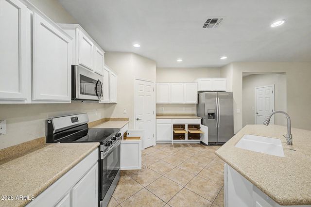 5818 W PEDRO Lane, Laveen, AZ 85339
