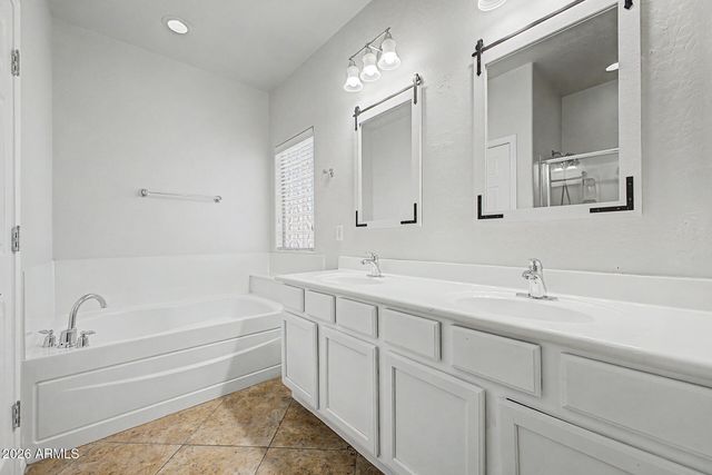 5818 W PEDRO Lane, Laveen, AZ 85339