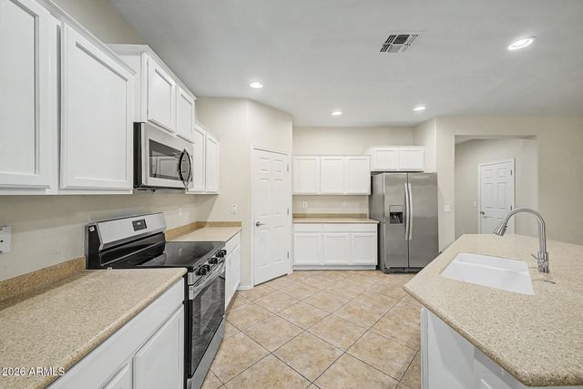 5818 W PEDRO Lane, Laveen, AZ 85339