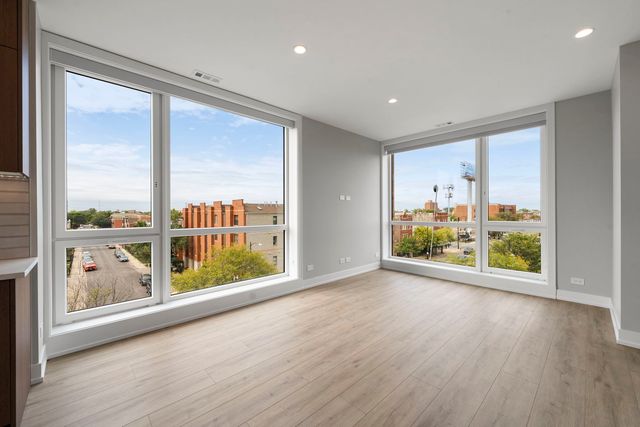 2355 W Flournoy Street 402, Chicago, IL 60612