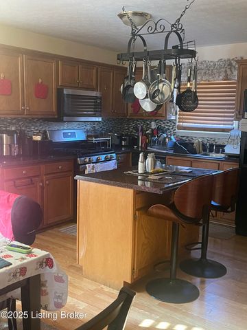 632 S 15th St, Louisville, KY 40203