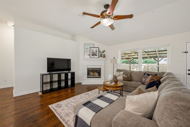 1812 Saint Nevis Drive, Mansfield, TX 76063