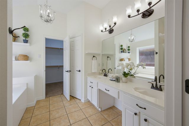 1812 Saint Nevis Drive, Mansfield, TX 76063