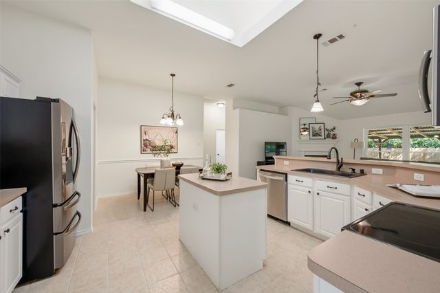 1812 Saint Nevis Drive, Mansfield, TX 76063