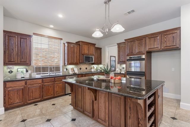 1008 Woodcliff Drive, Mckinney, TX 75072