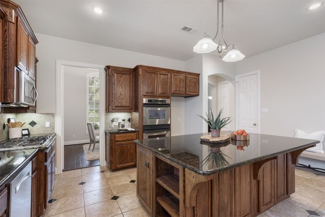 1008 Woodcliff Drive, Mckinney, TX 75072