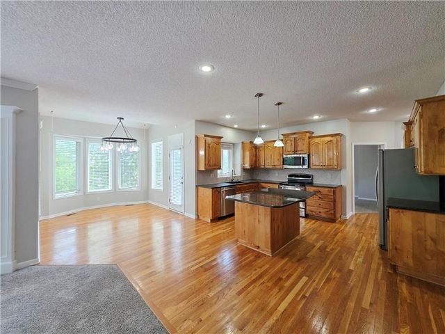 4415 Silverheel Street, Shawnee, KS 66226