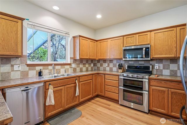 15350 104th Way SE, Yelm, WA 98597