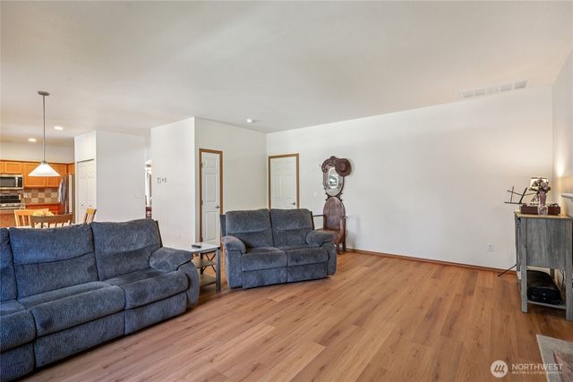 15350 104th Way SE, Yelm, WA 98597