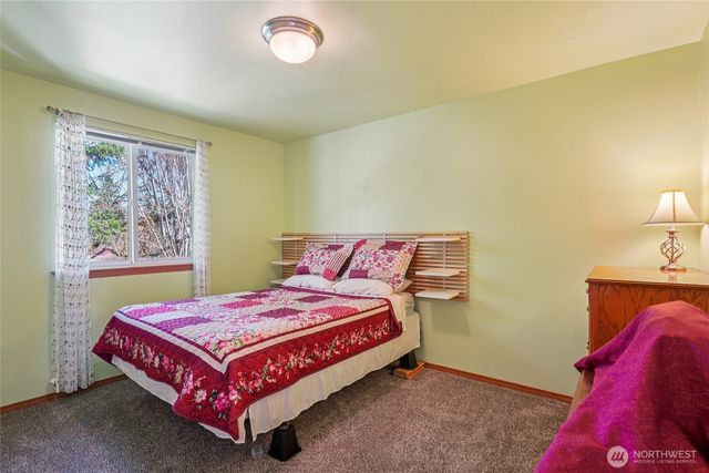 15350 104th Way SE, Yelm, WA 98597