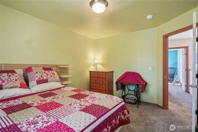 15350 104th Way SE, Yelm, WA 98597