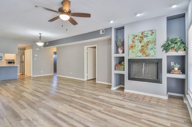 4747 Nasa Parkway 110, Seabrook, TX 77586