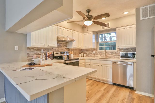 4747 Nasa Parkway 110, Seabrook, TX 77586