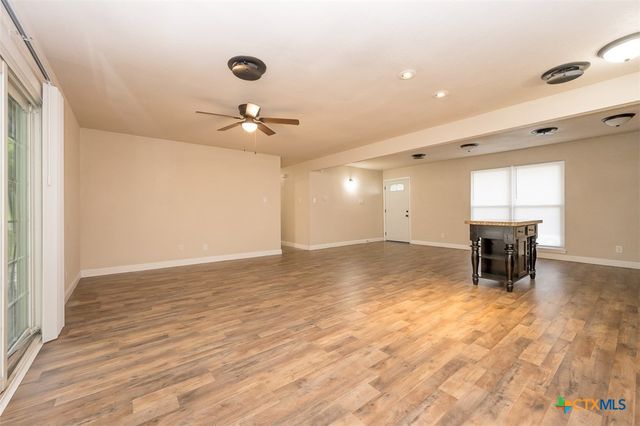 906 Pilar Spur, Killeen, TX 76541