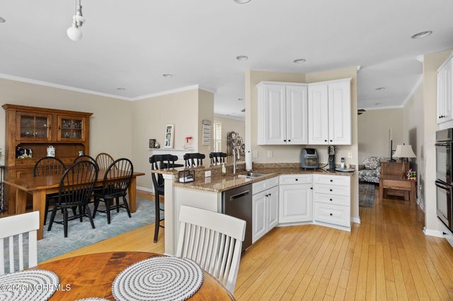 26 Powderhorn Way, Allentown, NJ 08501