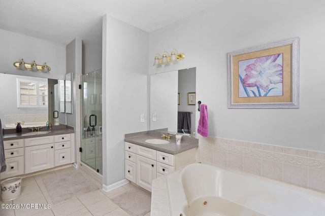 26 Powderhorn Way, Allentown, NJ 08501