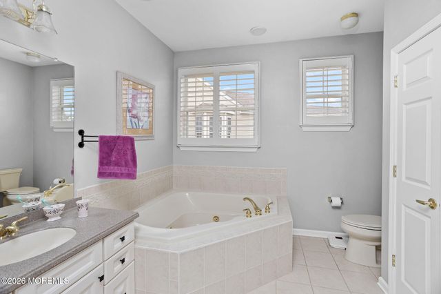 26 Powderhorn Way, Allentown, NJ 08501