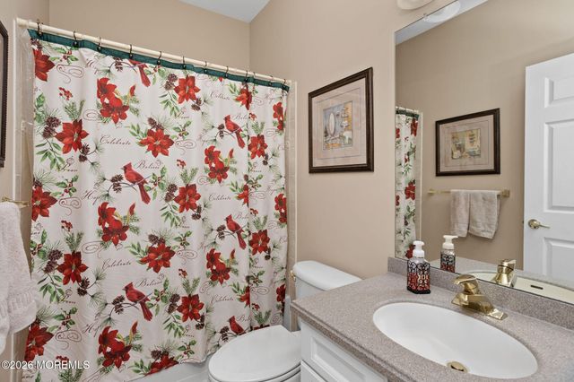 26 Powderhorn Way, Allentown, NJ 08501