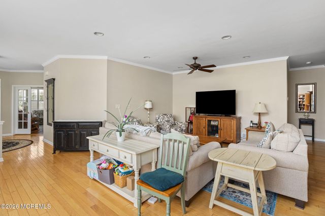 26 Powderhorn Way, Allentown, NJ 08501