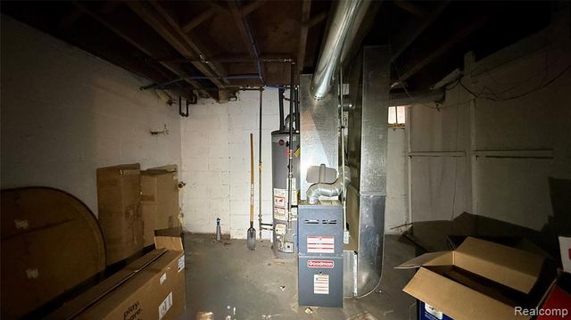 18037 Pennington, Detroit, MI 48221