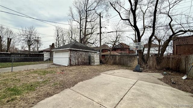 18037 Pennington, Detroit, MI 48221