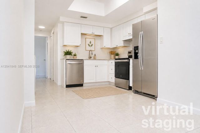 411 SE 10th Street 1, Hallandale Beach, FL 33009