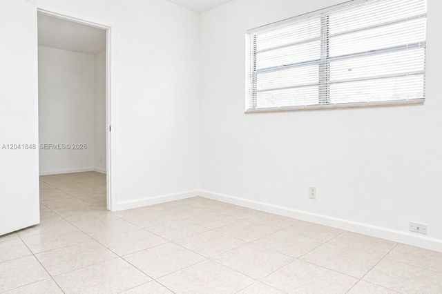 411 SE 10th Street 1, Hallandale Beach, FL 33009