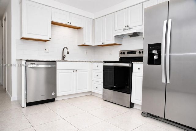 411 SE 10th Street 1, Hallandale Beach, FL 33009
