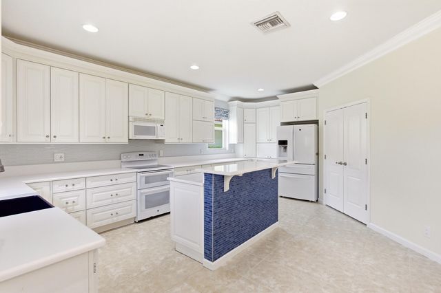 119 Hidden Hollow Drive, Palm Beach Gardens, FL 33418