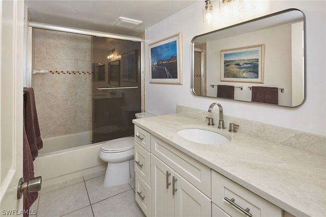 9856 Luna CIR A104, Naples, FL 34109