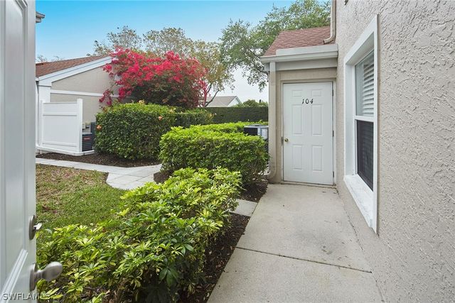 9856 Luna CIR A104, Naples, FL 34109