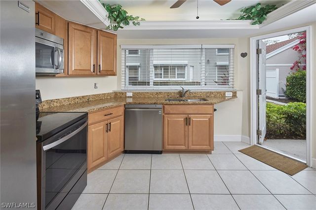 9856 Luna CIR A104, Naples, FL 34109