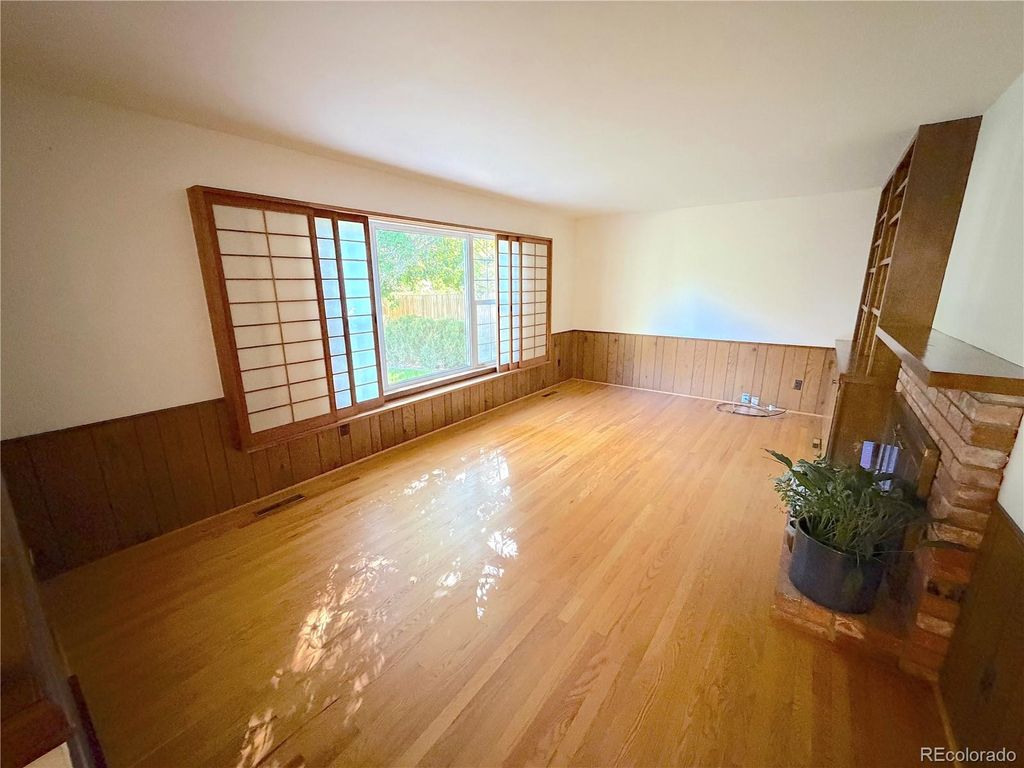 Image 11 of property listing at 9114 W Progress Avenue, Littleton, CO 80123