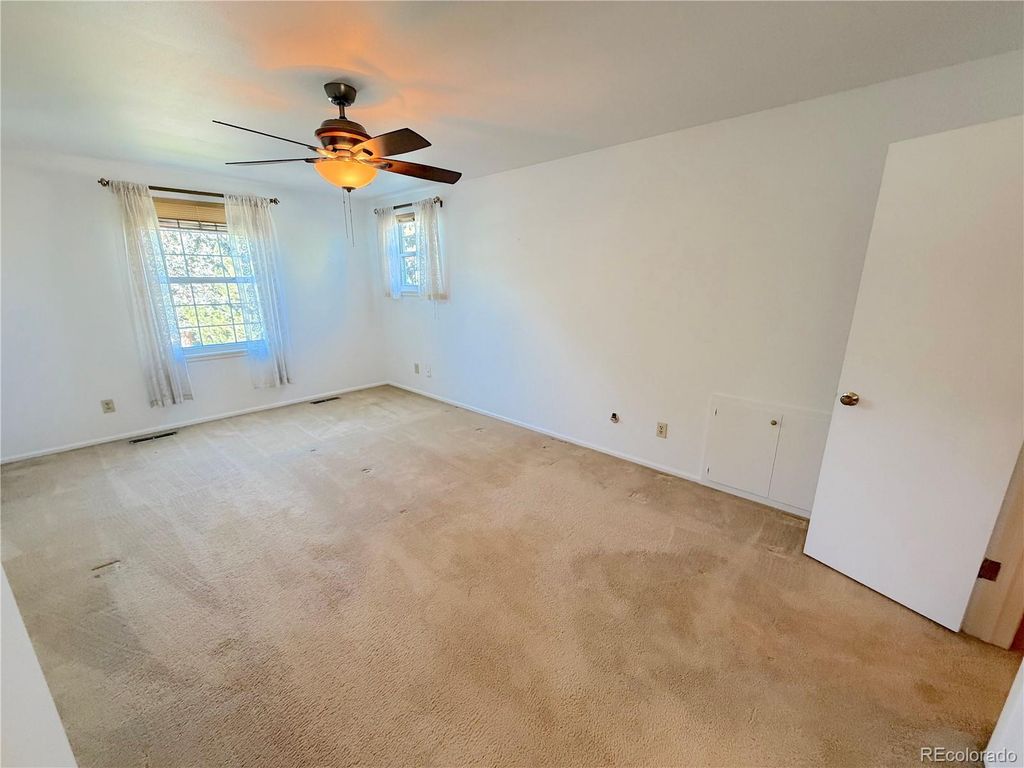 Image 15 of property listing at 9114 W Progress Avenue, Littleton, CO 80123