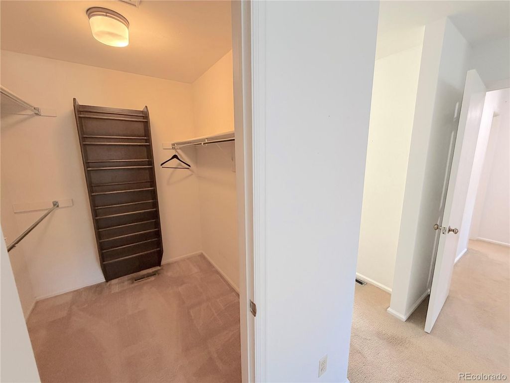 Image 16 of property listing at 9114 W Progress Avenue, Littleton, CO 80123