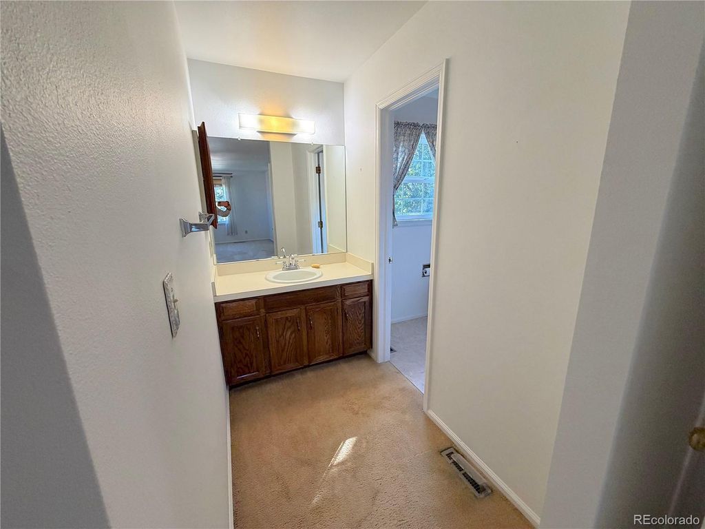 Image 17 of property listing at 9114 W Progress Avenue, Littleton, CO 80123