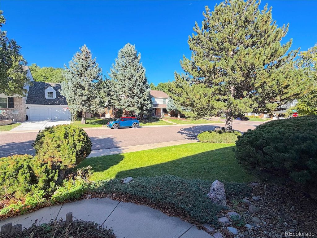 Image 2 of property listing at 9114 W Progress Avenue, Littleton, CO 80123