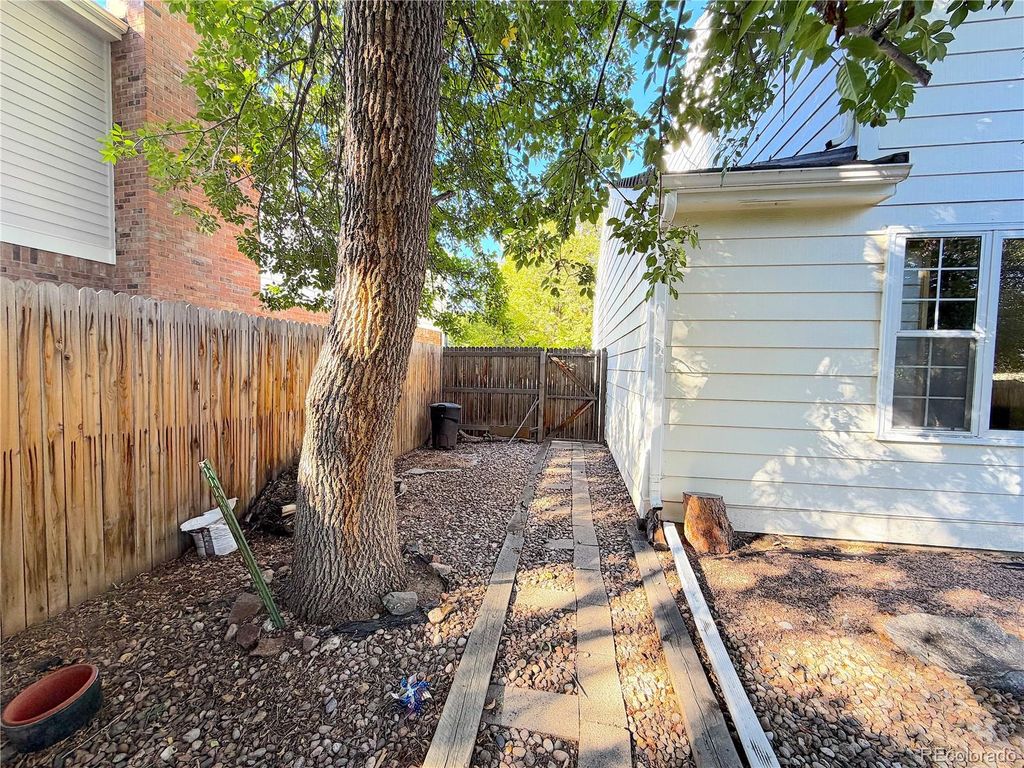 Image 32 of property listing at 9114 W Progress Avenue, Littleton, CO 80123