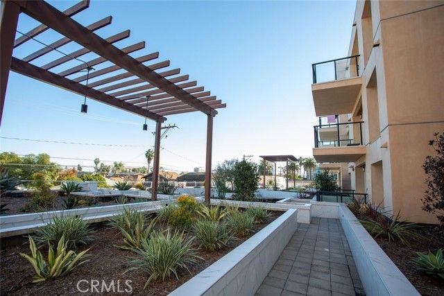 1598 Long Beach Boulevard 305, Long Beach, CA 90813