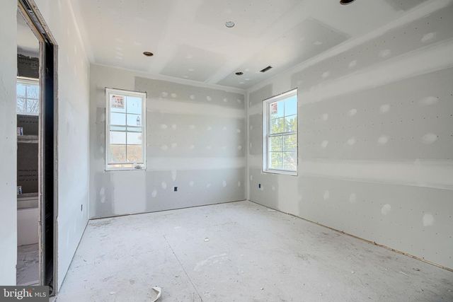 918 SUE GROVE RD, Essex, MD 21221