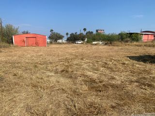 15650 interstate highway 35, Dilley, TX 78017