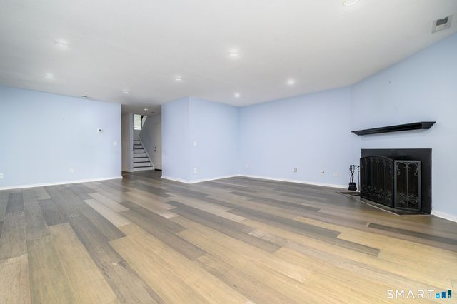 71 Aiken Street O8, Norwalk, CT 06851