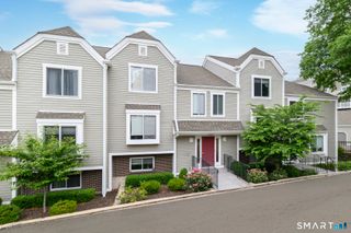 71 Aiken Street O8, Norwalk, CT 06851