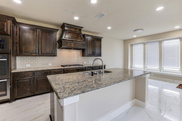 263 TIMBER CREEK Lane, Frisco, TX 75033