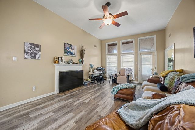 108 S Town Branch Drive, Nicholasville, KY 40356