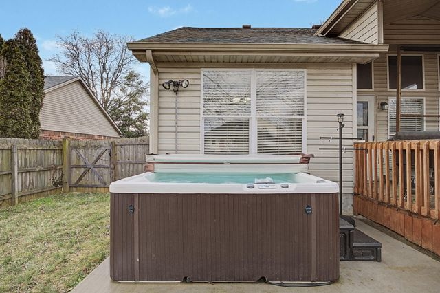 108 S Town Branch Drive, Nicholasville, KY 40356