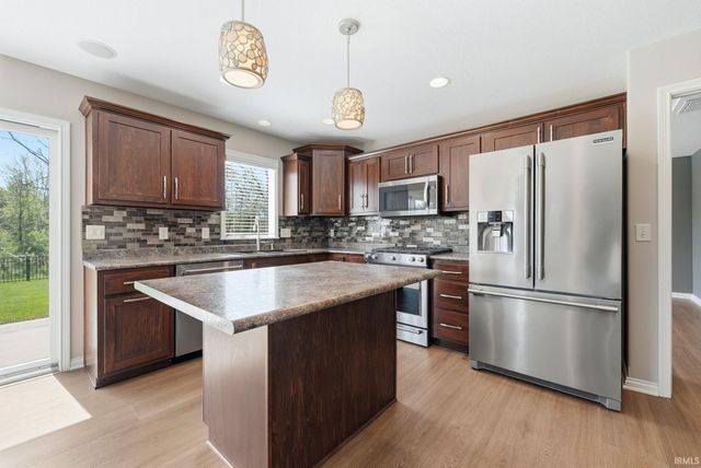 15279 Harrison Lake Cove, Fort Wayne, IN 46814