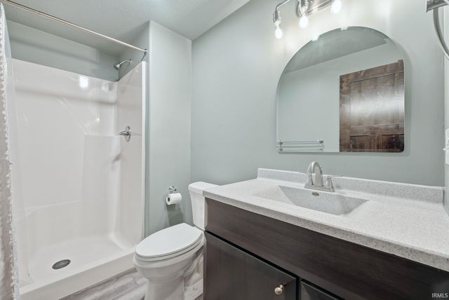 15279 Harrison Lake Cove, Fort Wayne, IN 46814