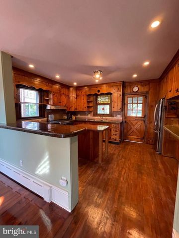 260 HIGH ST, Sellersville, PA 18960